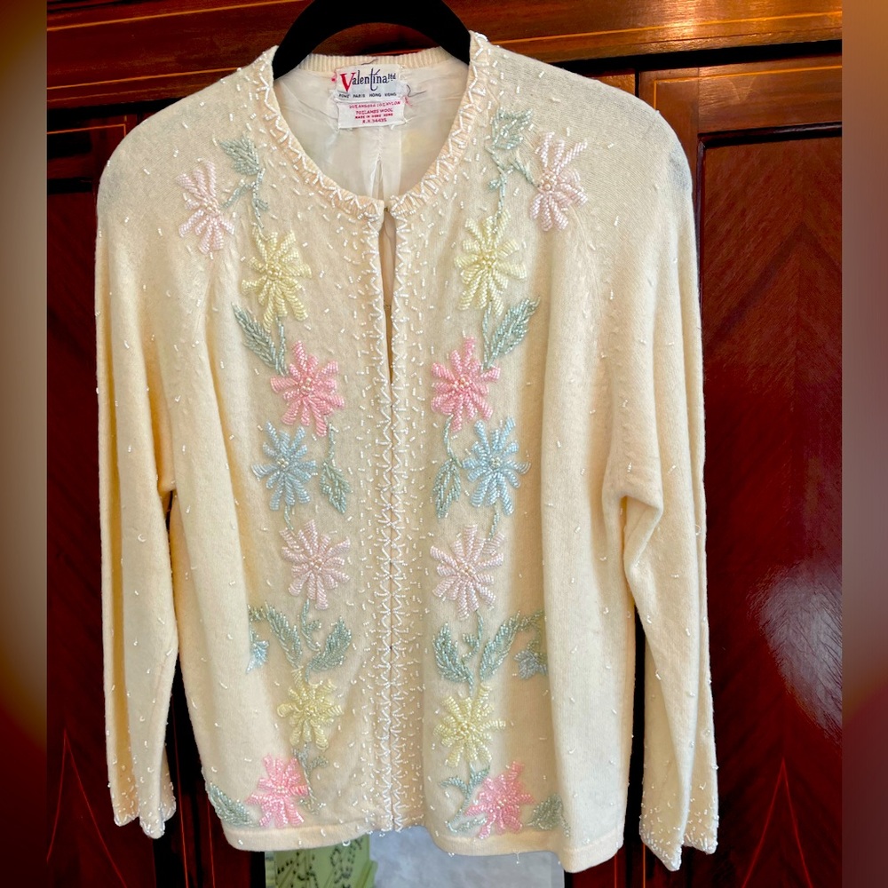 VINTAGE 1960’s VALENTINA LTD SIZE SMALL CARDIGAN